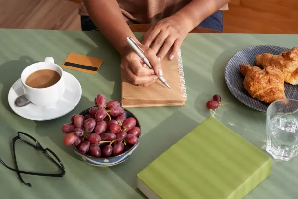 How to Eat Sustainably While Traveling Abroad