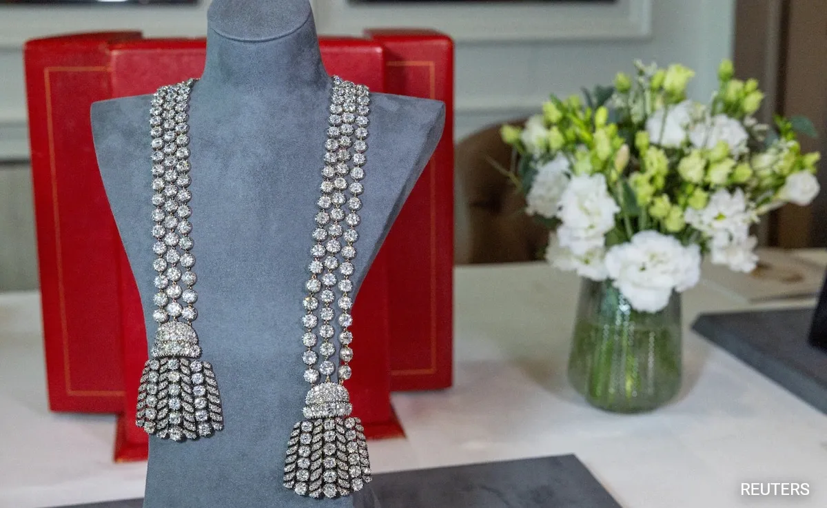 Marie Antoinette's Legendary Diamond Necklace Sells for $4.8 Million in Geneva Auction
