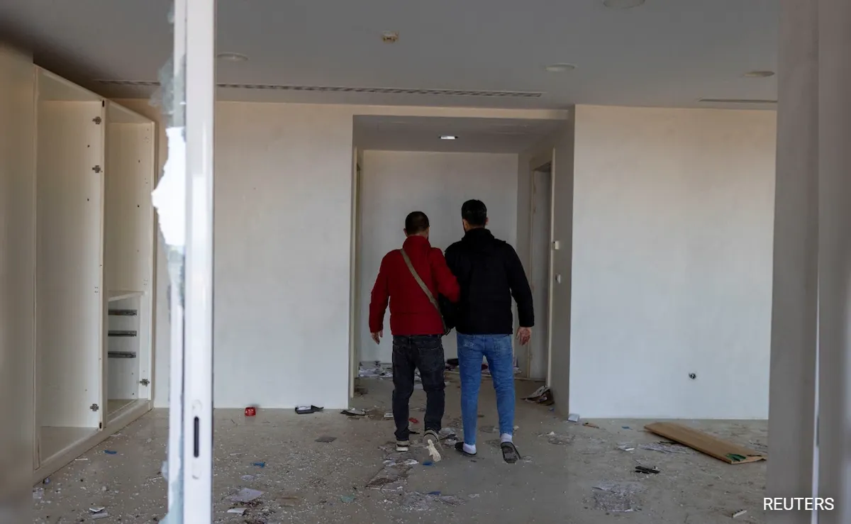 Syrians Reclaim Assad’s Coastal Resort: A Symbol of Freedom After Decades of Oppression
