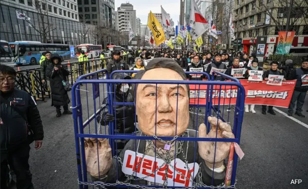South Korean President Yoon Suk Yeol Faces Legal and Political Turmoil