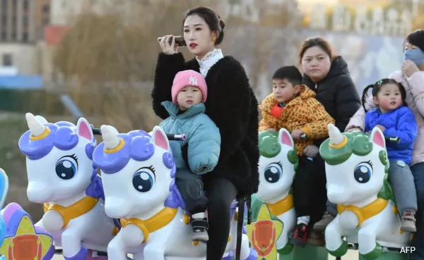 China's Population Decline Continues for the Third Consecutive Year