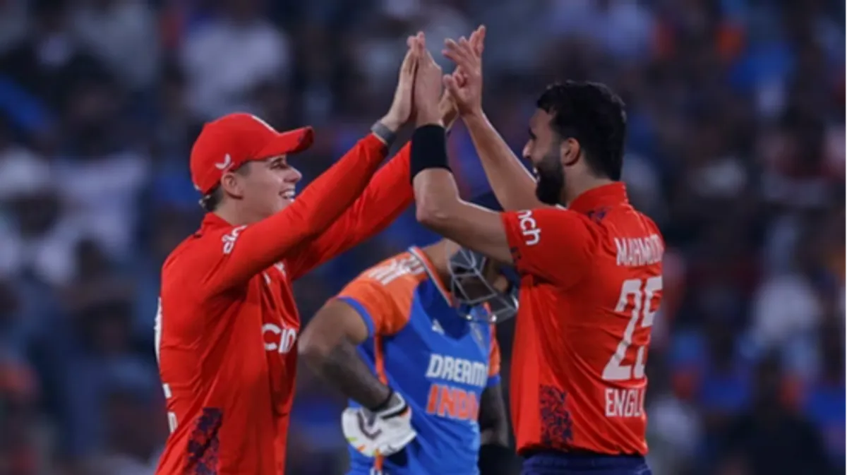 Saqib Mahmood Creates History with Triple-Wicket Maiden Against India